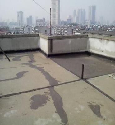 百色漏水维修 楼顶漏水是什么原因，楼顶漏水维修方法是什么?